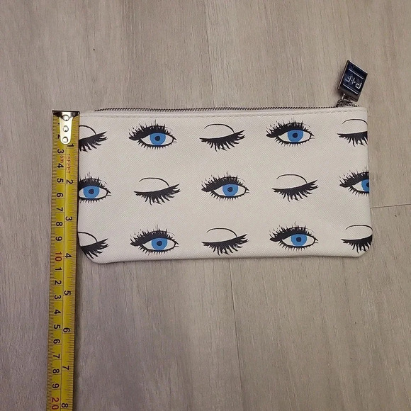 🛍Rodan + Fields‎ Eye White Cosmetic Pouch - Picture 6 of 6